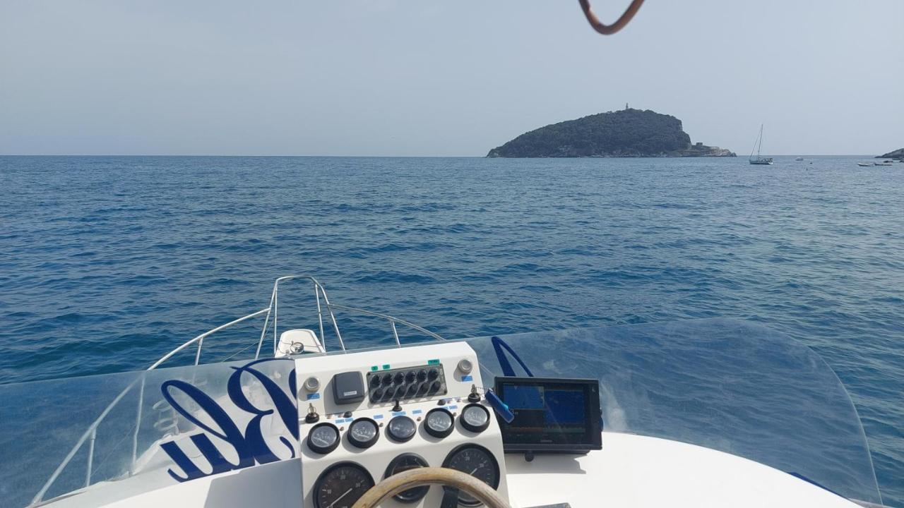 Yachtannablu Hotel Porto Venere Bagian luar foto
